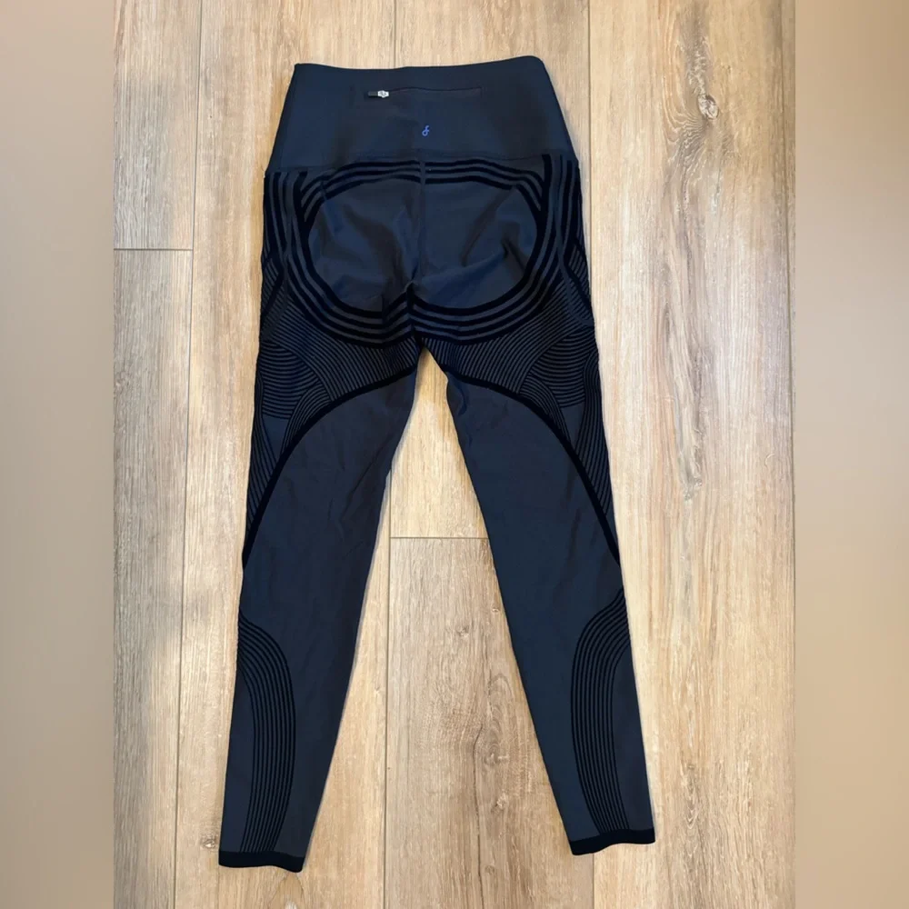 Fanka Black Bodysculpt Leggings - Picture 2 of 13